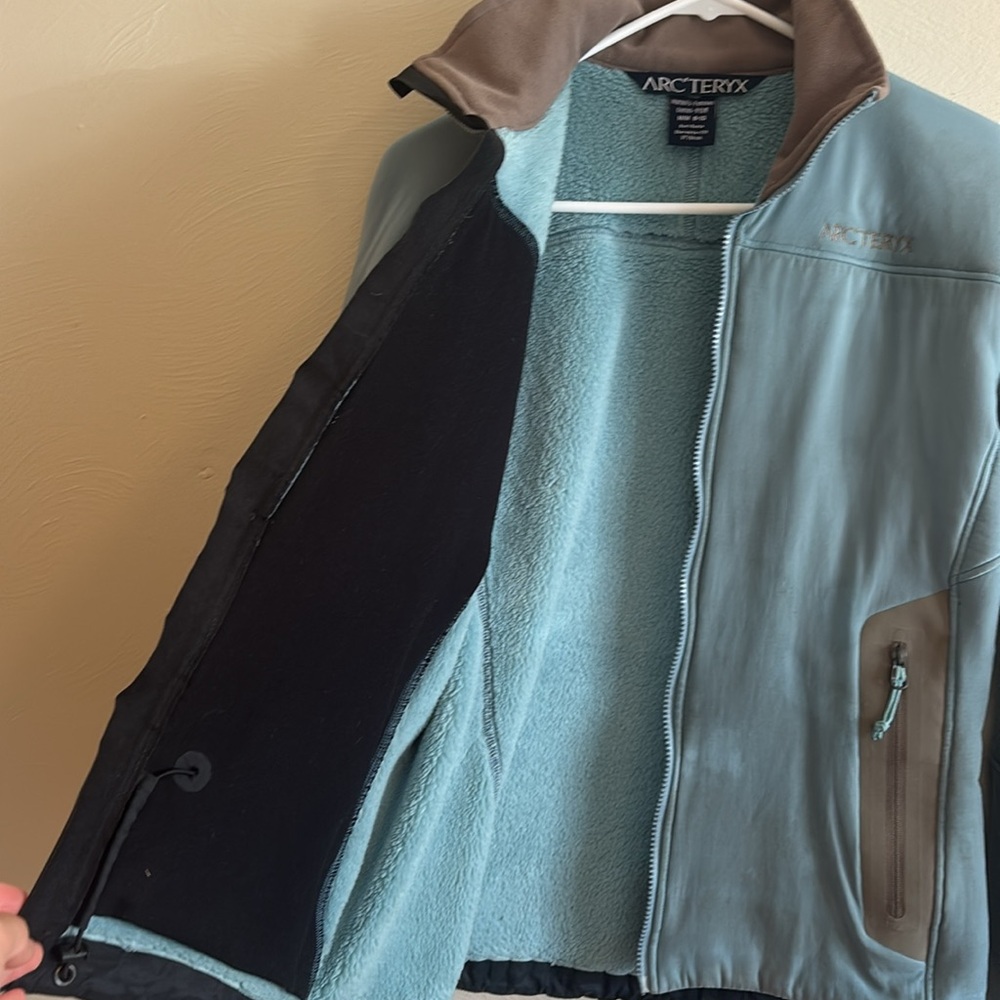 Arc'teryx Performance Jacket - Picture 9 of 11